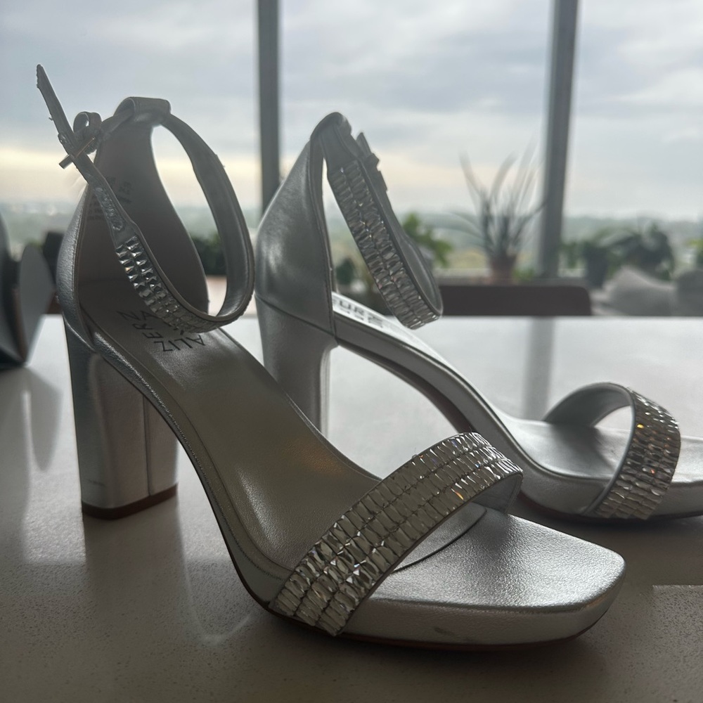 Naturalizer Joy Sparkle Ankle Strap size 8